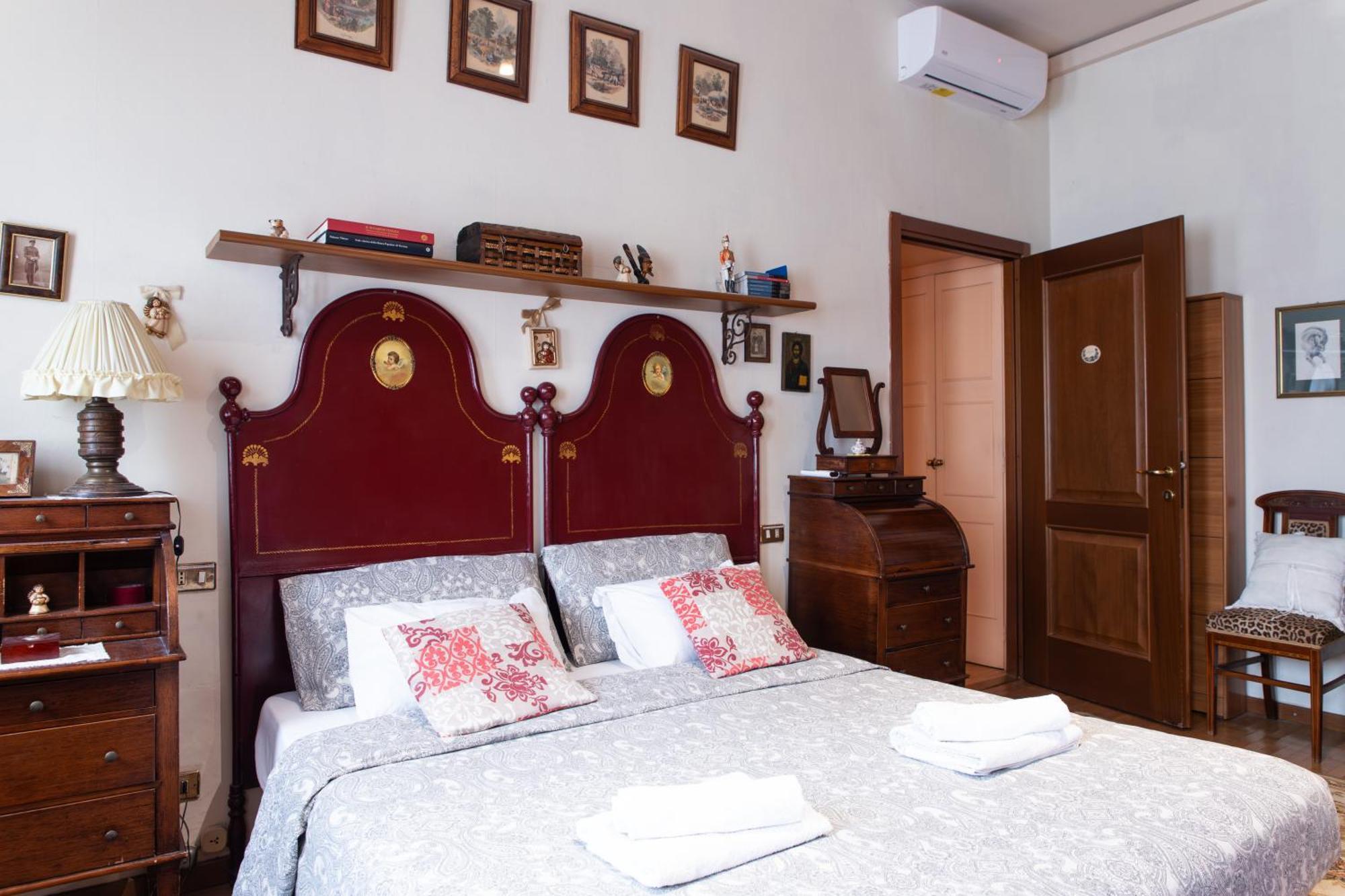 Duomo Walking Distance Elegant Flat With View Lejlighed Milano Eksteriør billede
