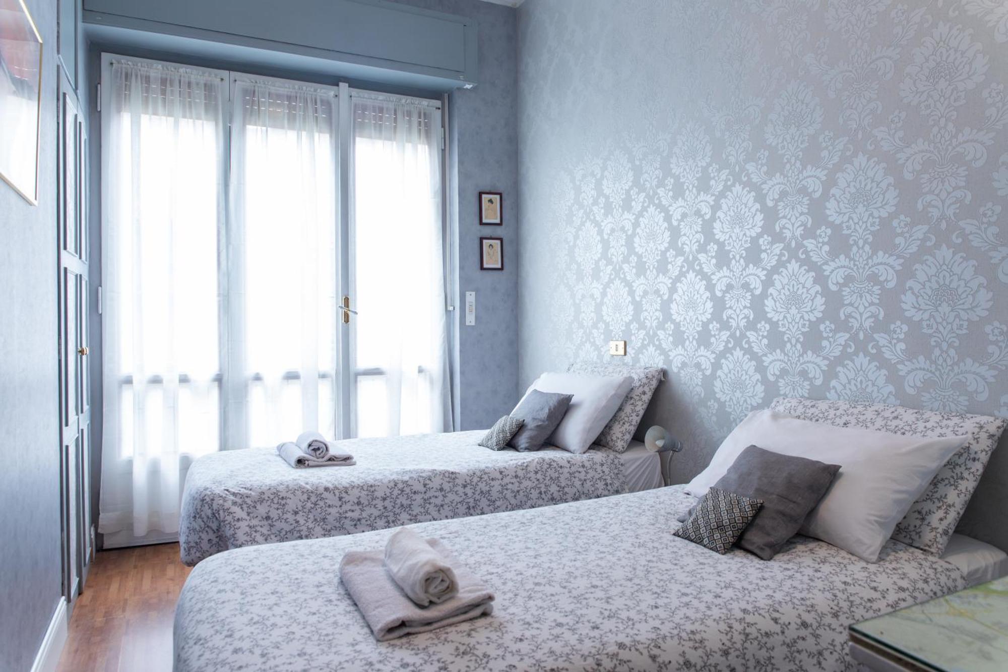 Duomo Walking Distance Elegant Flat With View Lejlighed Milano Eksteriør billede