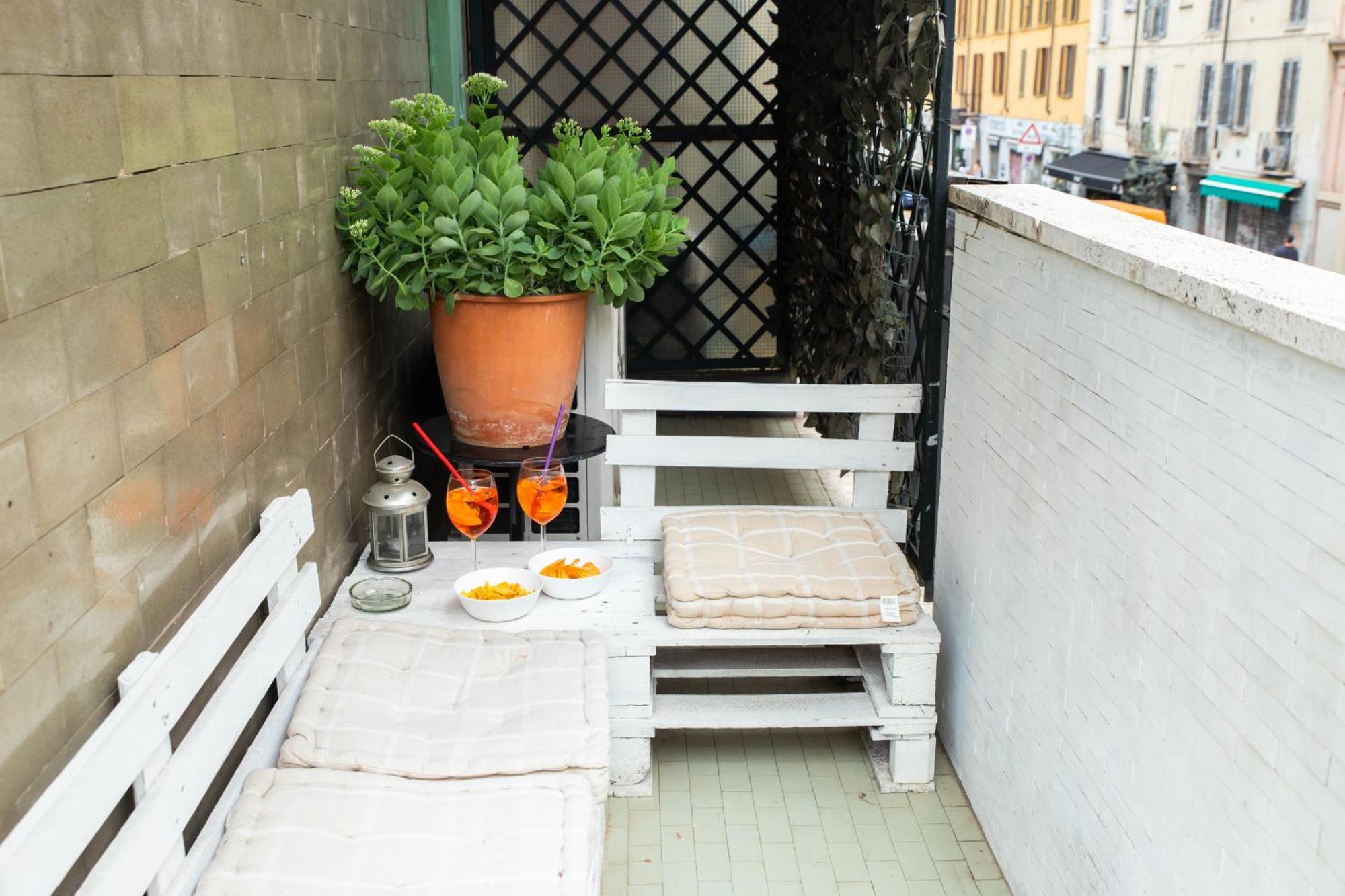 Duomo Walking Distance Elegant Flat With View Lejlighed Milano Eksteriør billede