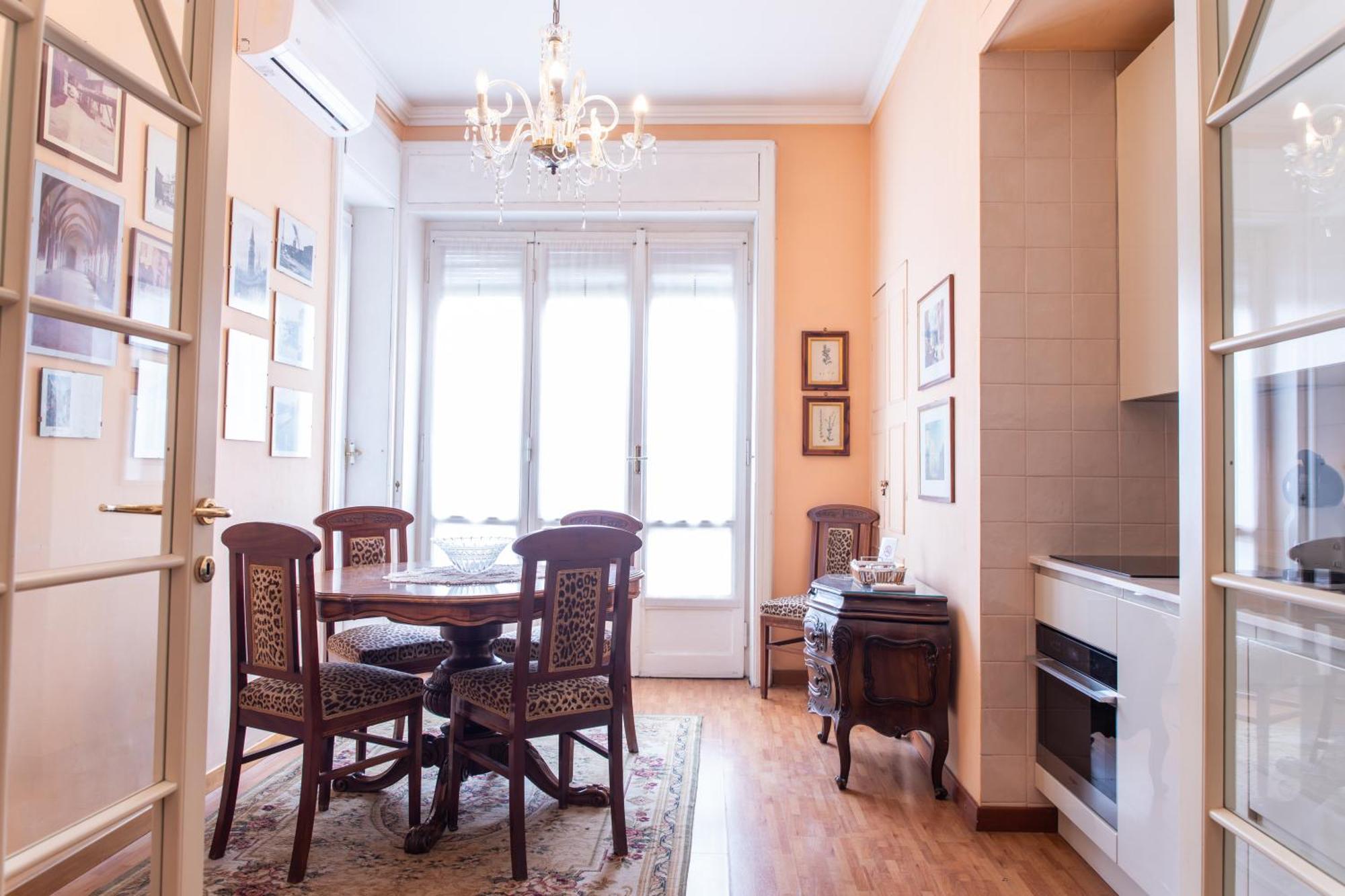 Duomo Walking Distance Elegant Flat With View Lejlighed Milano Eksteriør billede