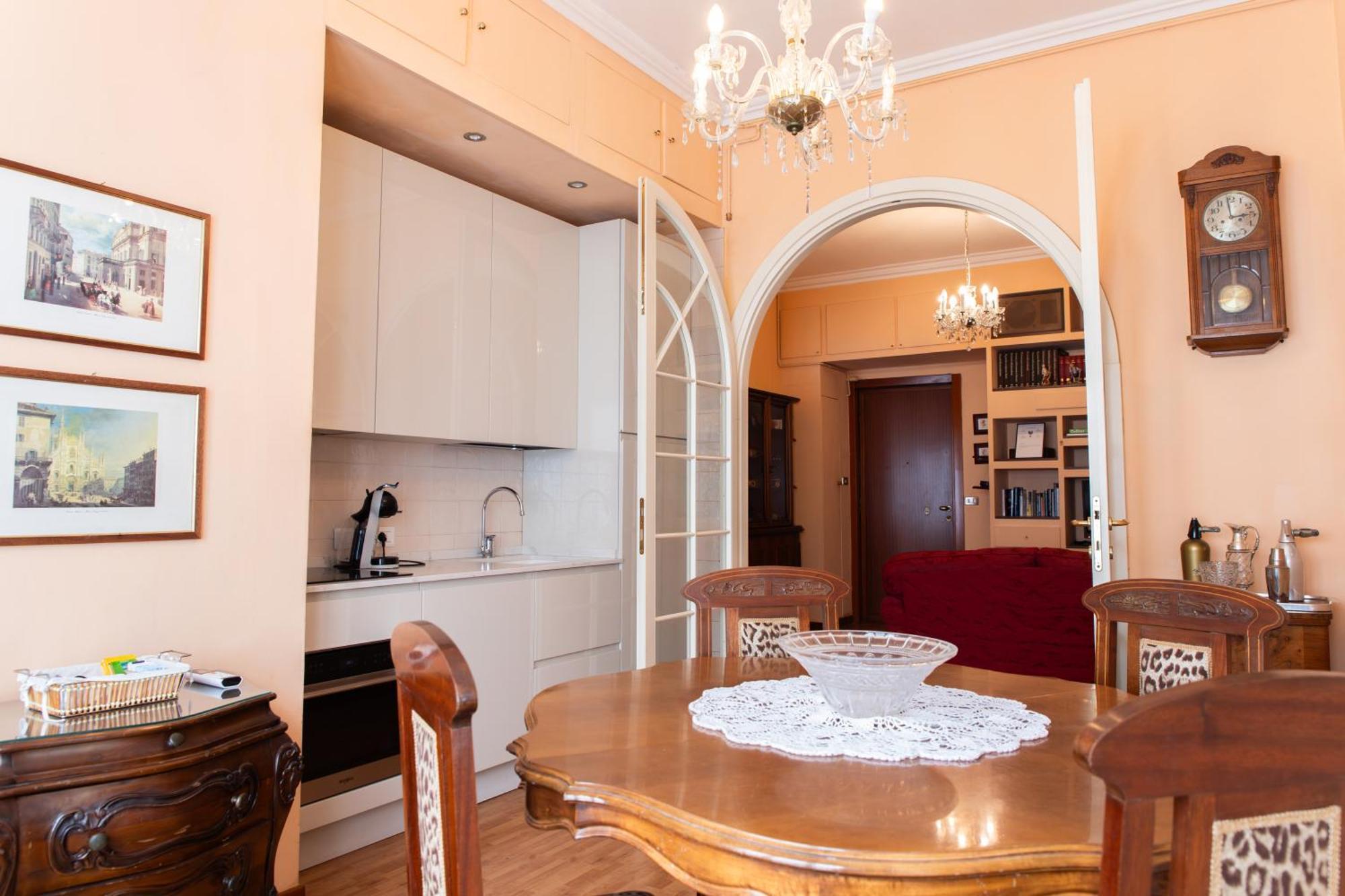 Duomo Walking Distance Elegant Flat With View Lejlighed Milano Eksteriør billede