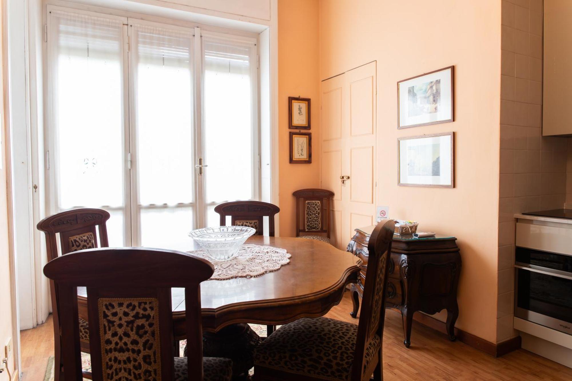 Duomo Walking Distance Elegant Flat With View Lejlighed Milano Eksteriør billede