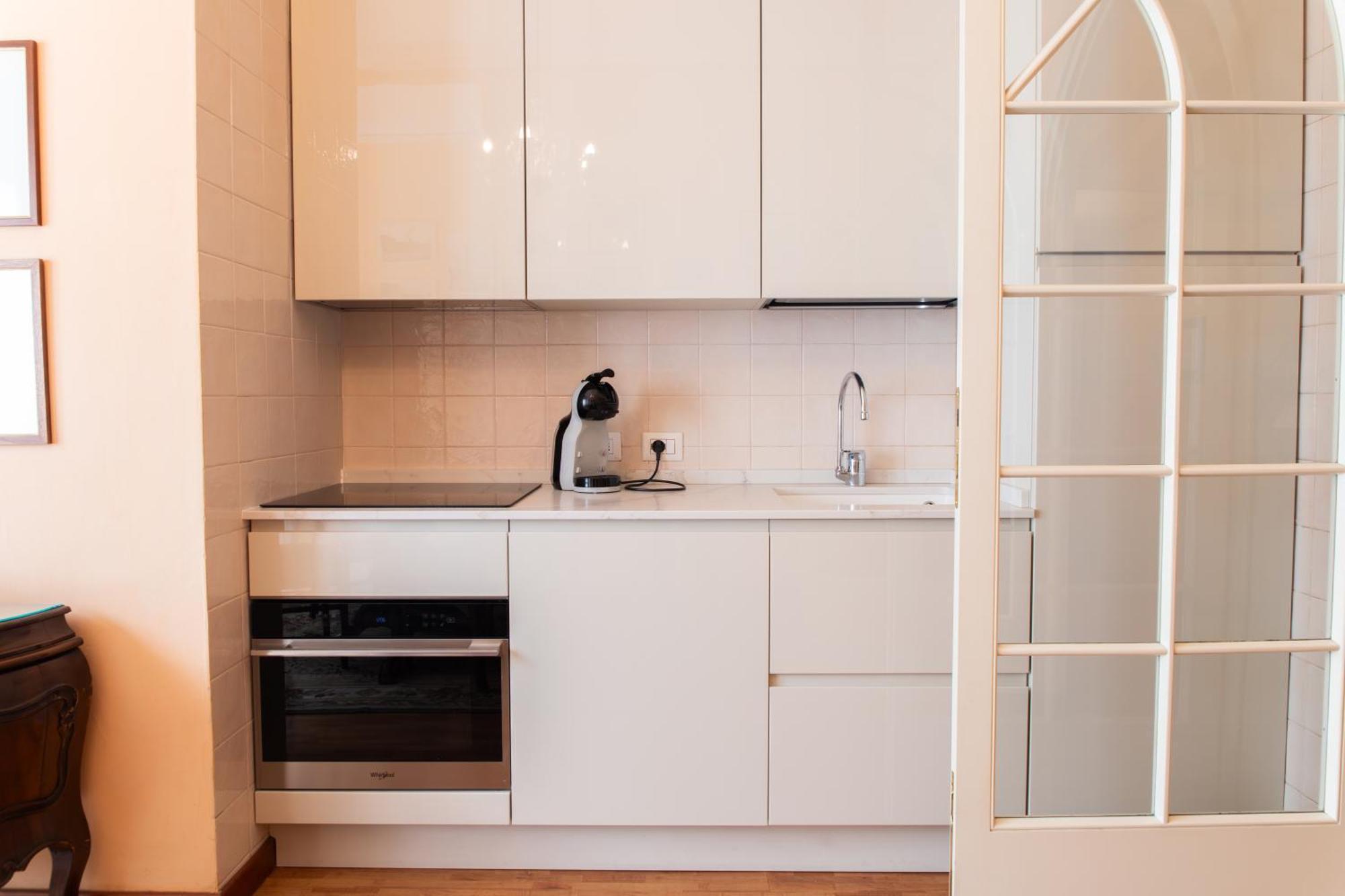 Duomo Walking Distance Elegant Flat With View Lejlighed Milano Eksteriør billede