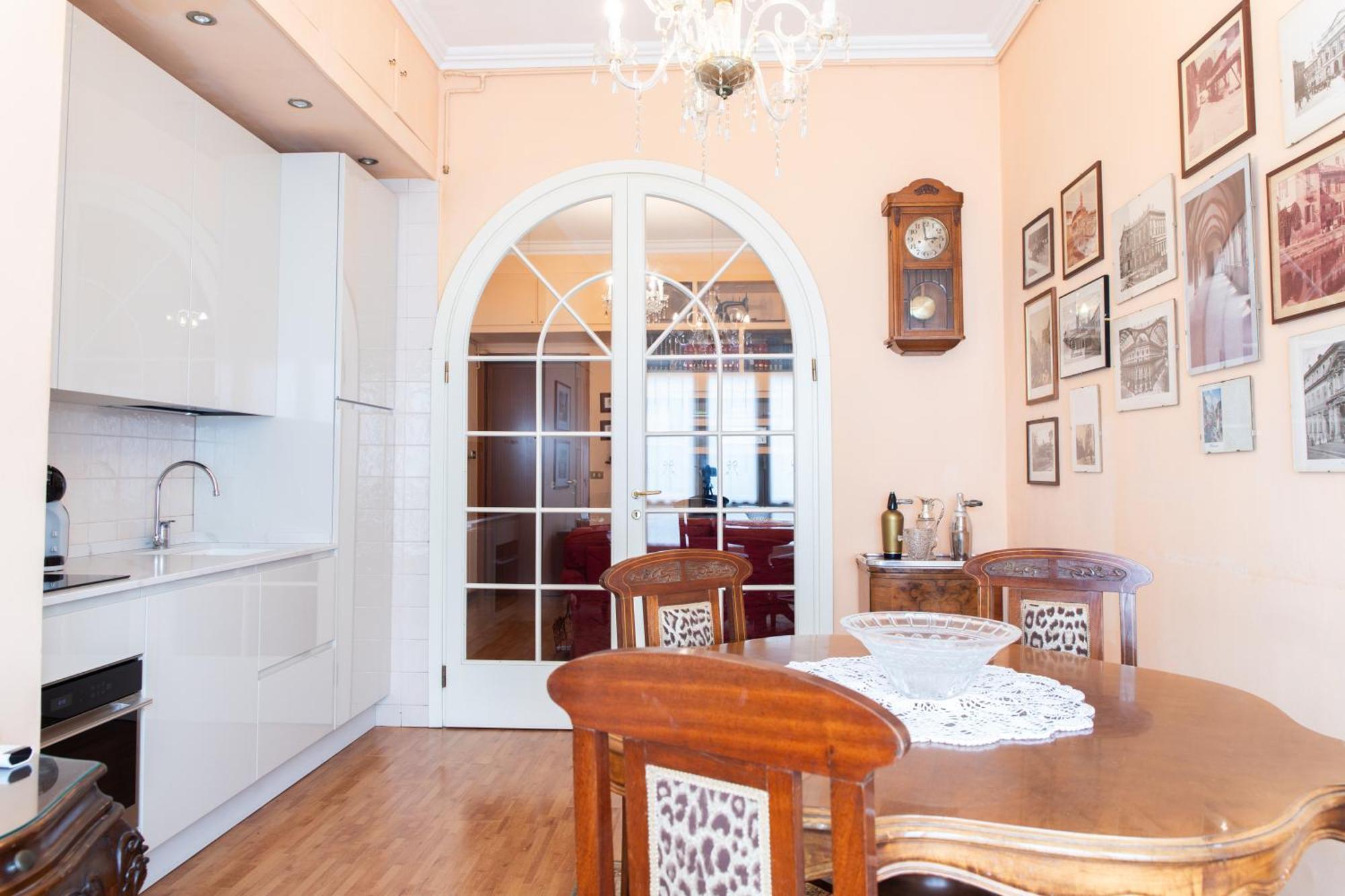 Duomo Walking Distance Elegant Flat With View Lejlighed Milano Eksteriør billede